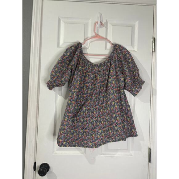 Old Navy Floral Top Size Mdium - Picture 2 of 2